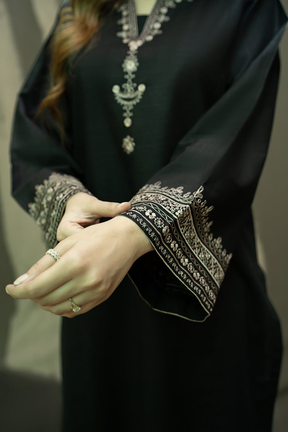 PREMIUM LILEN EMBROIDERY BLACK IRIS LONG LENGHT