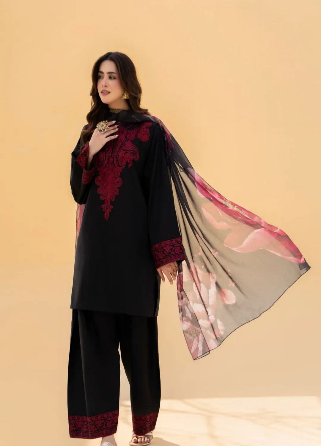 *MAHI-NOOR EMBROIDERY 3PC*